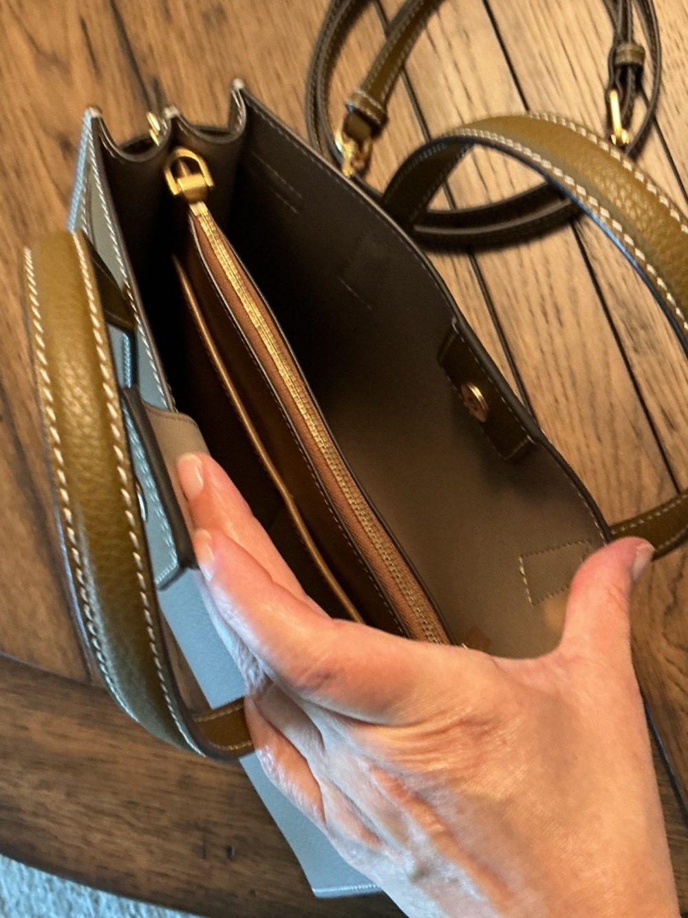 Tory Burch Blake Center Zipper Tote - Picture 6 of 10